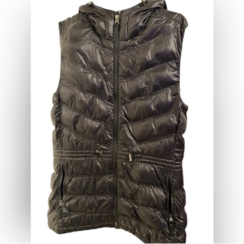 L.L. Bean Black Hooded Puffer Vest Women's Size Medium